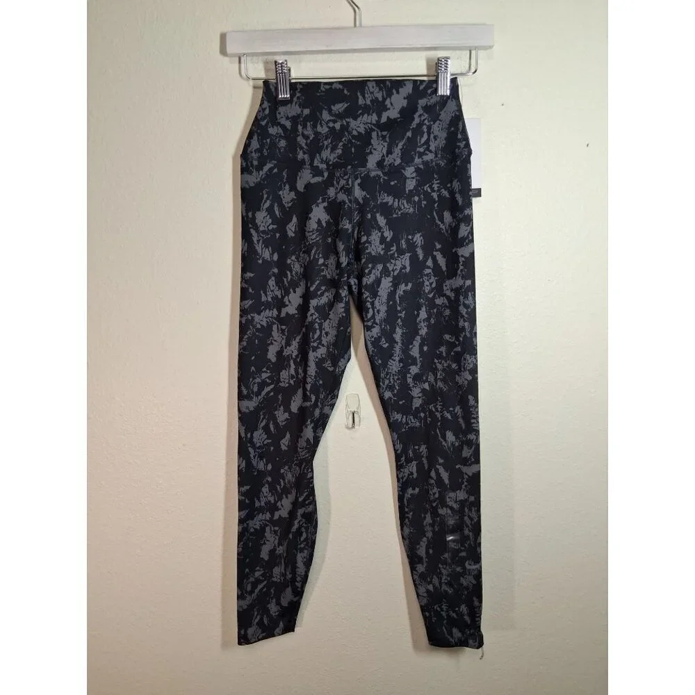 NWT Nike One Dri-Fit Leggings High Waist Athletic Yoga Gym Small FZ3229-010